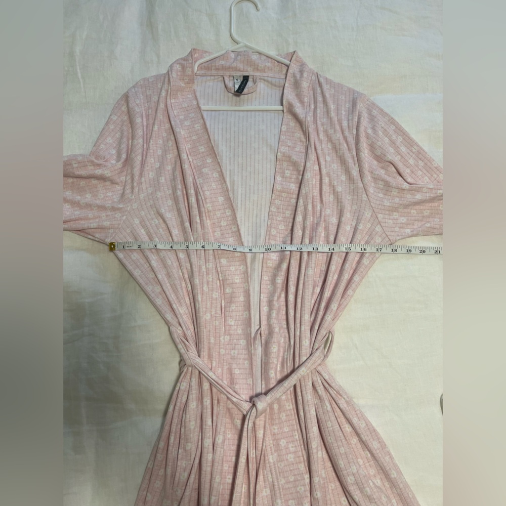 Jaclyn Intimates Pink Floral Ruffle Daisy Robe - Picture 7 of 9